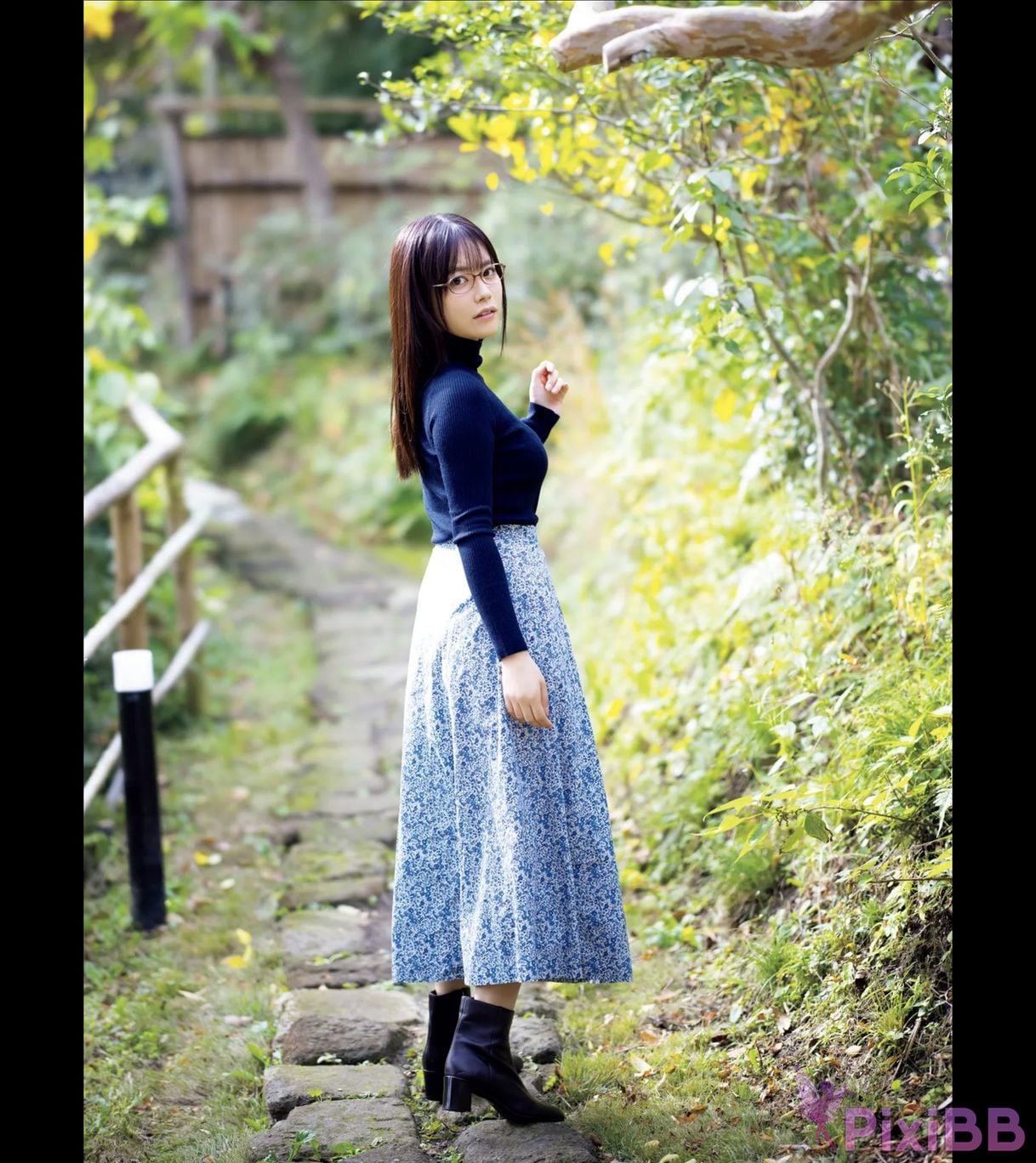 Japanese Idol Shinonome Umi FRIDAY GOLD Seriously sexy Other cut PixiBB.COM 009