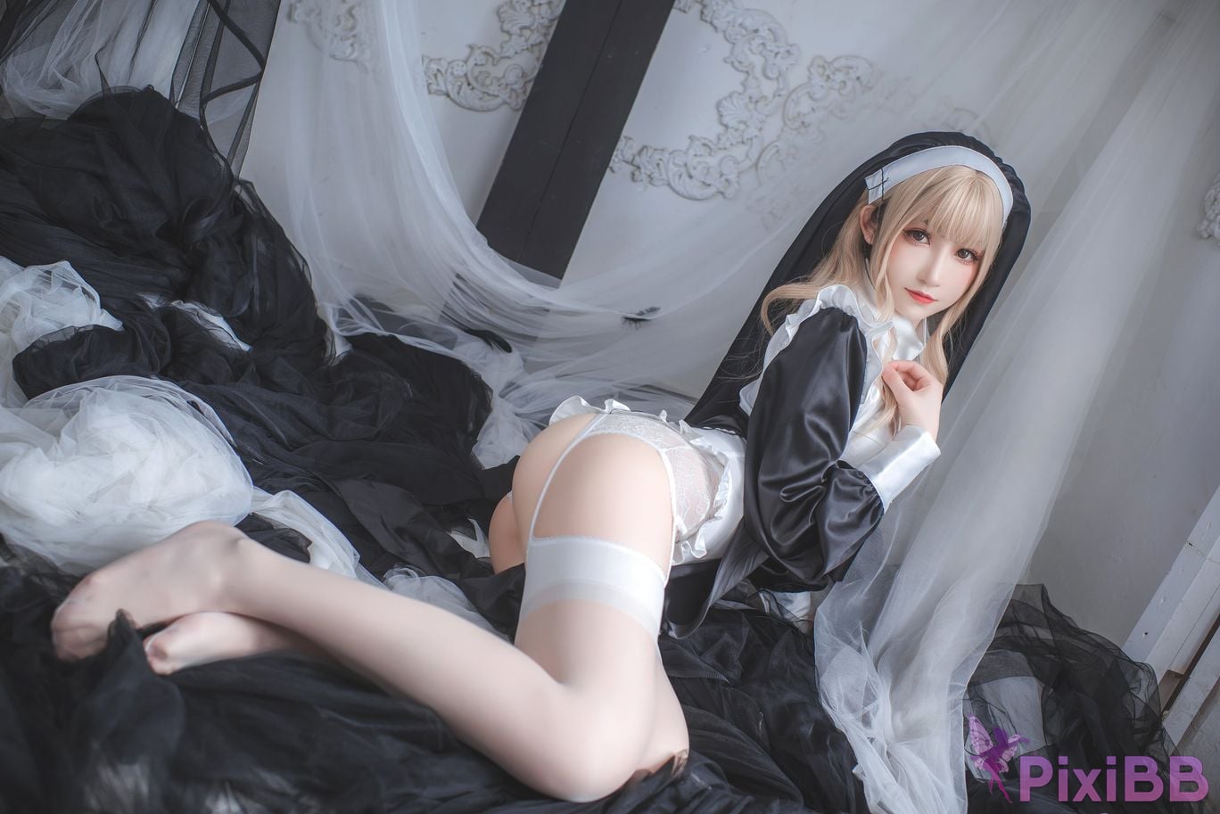 Cosplayer Momose Yiyi nun PixiBB.COM 001