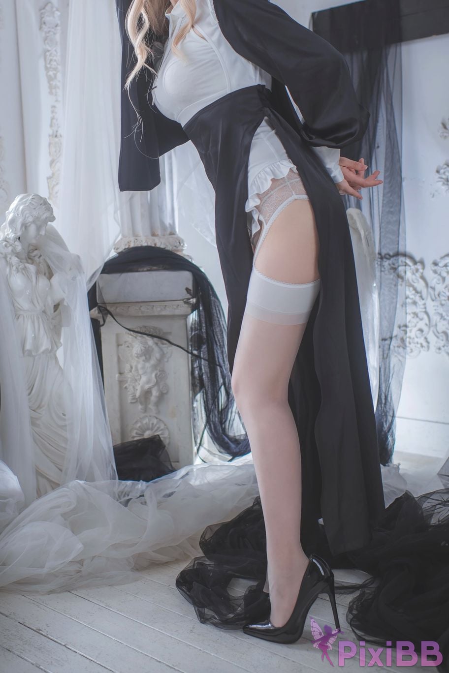 Cosplayer Momose Yiyi nun PixiBB.COM 032