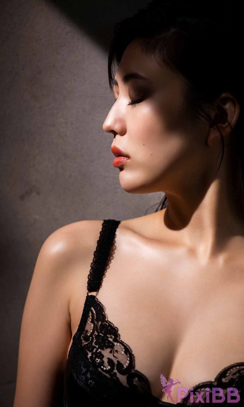 Japanese Idol Nami Iwasaki Digital only photo collection THE LAST MISSION weekly play PHOTO BOOK PixiBB.COM 010