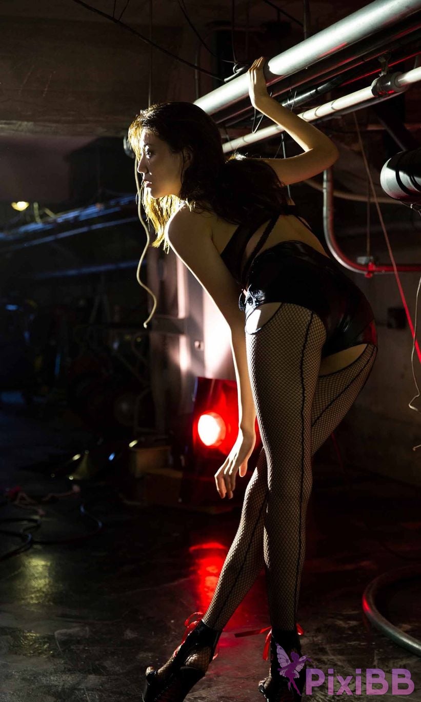 Japanese Idol Nami Iwasaki Digital only photo collection THE LAST MISSION weekly play PHOTO BOOK PixiBB.COM 012