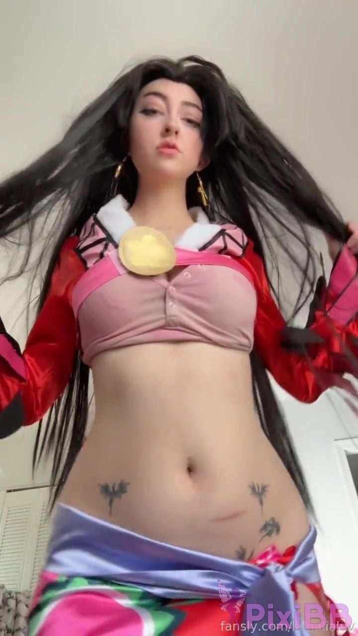 Kenalialuv Boa Hancock PixiBB.COM 011