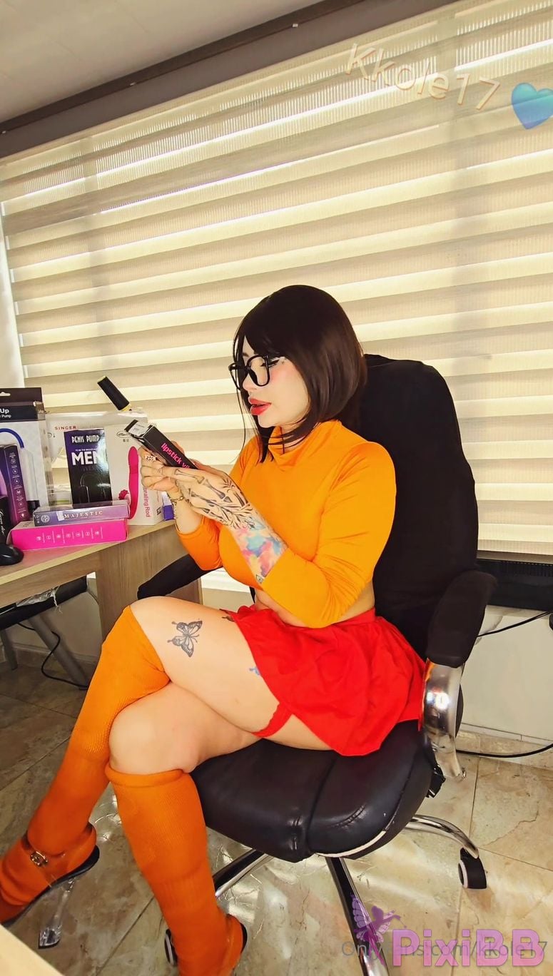 Kkole17 Velma Dinkley PixiBB.COM 004