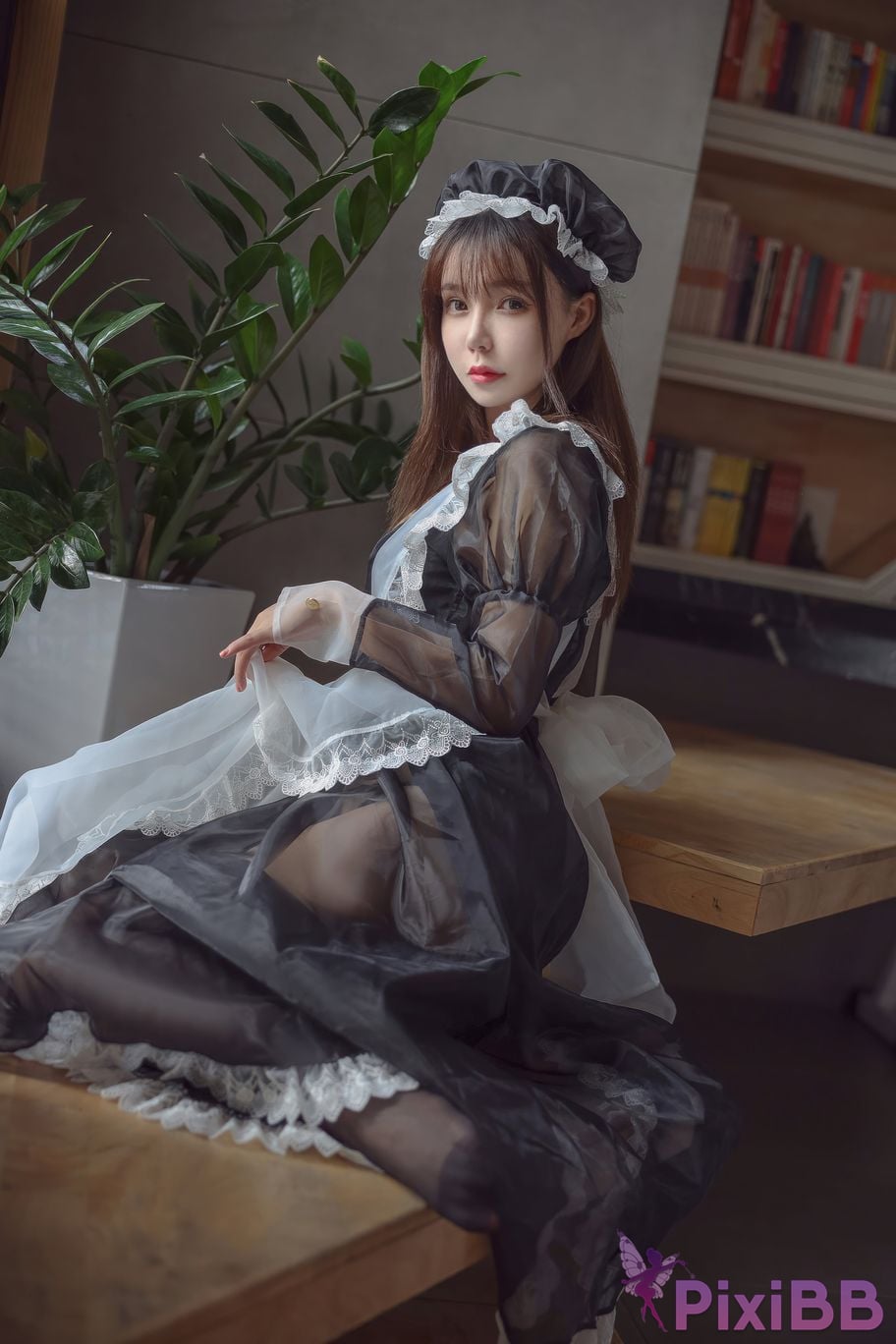 Cosplayer amazon catfish Black transparent maid PixiBB.COM 001