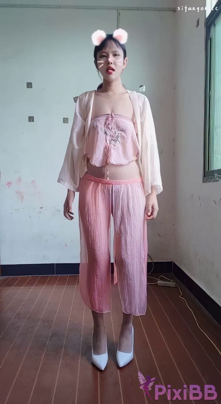 Zhang Li Forced by life a young woman has no choice but to go sea Kuaishou female anchor Private customized full scale private photography 01 PixiBB.COM 001