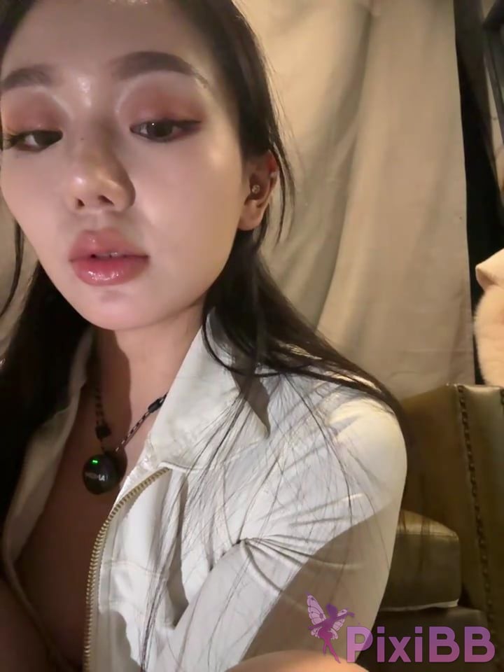 jiajia L Secrets in the gym 01 PixiBB.COM 036