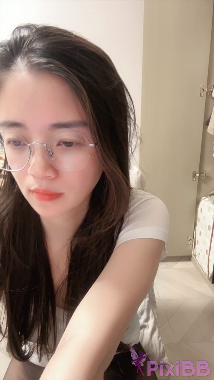 Shioshio 07 Top pure lust young girl with glasses Beautiful legs stockings high heels vibrator squirting The bathroom is full of temptation 02 PixiBB.COM 016