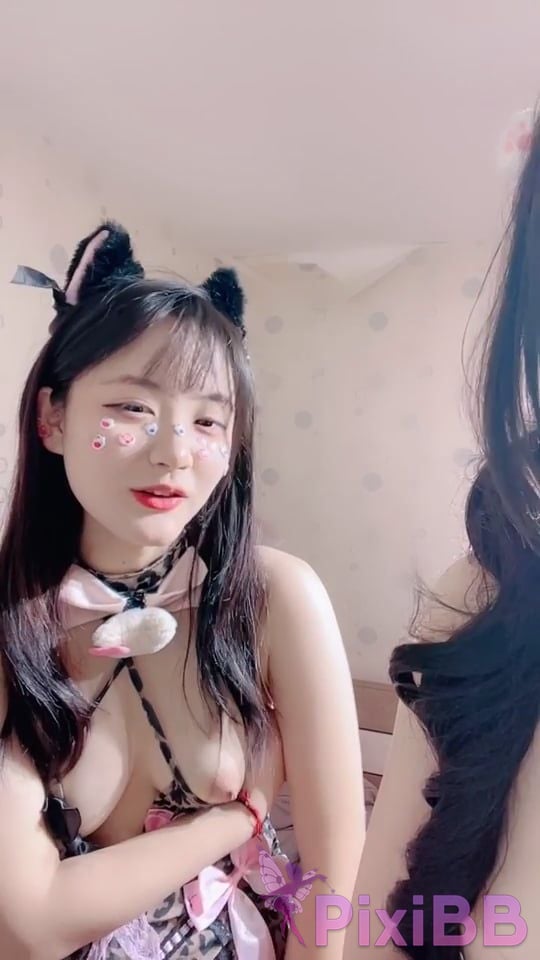 Lolita Kawaii cute Wearing school uniforms and performing passionately with best friends PixiBB.COM 020