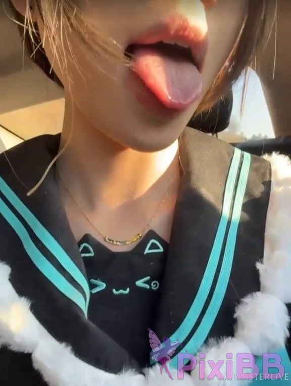 yiyi Pure beautiful girl exposed outdoors PixiBB.COM 017