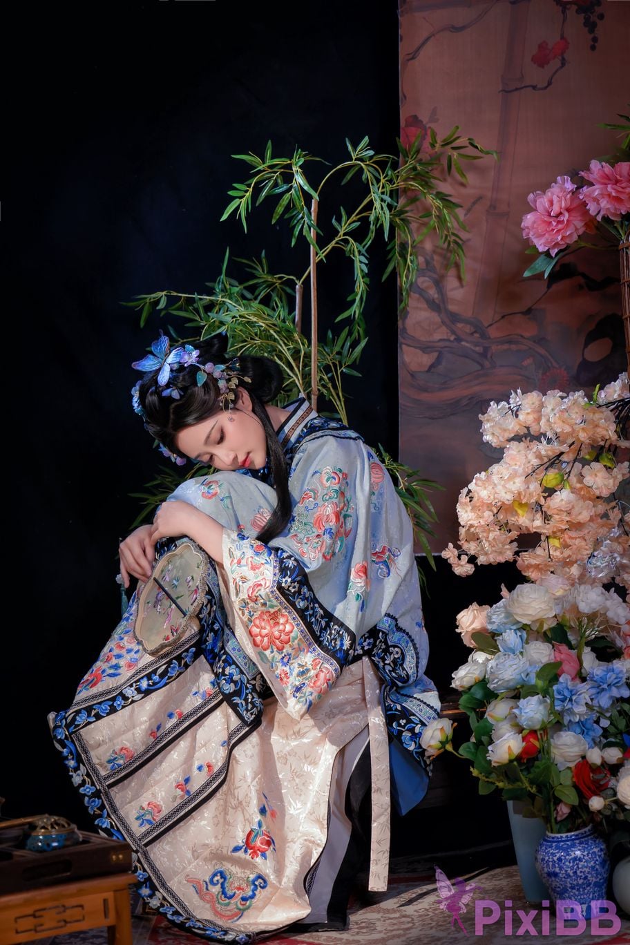 Coser Nnian PixiBB.COM 006