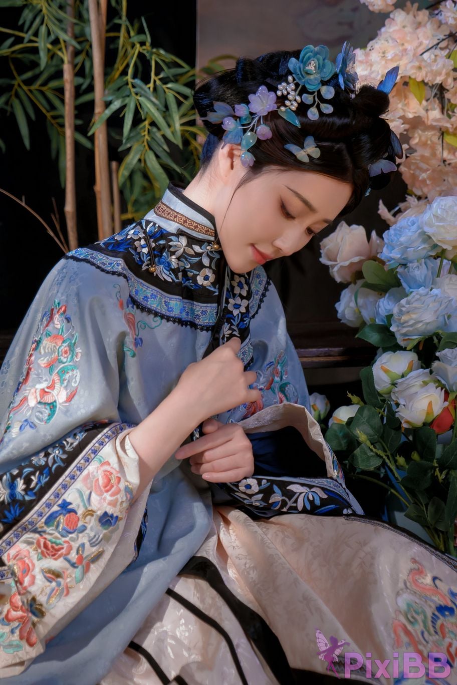 Coser Nnian PixiBB.COM 038