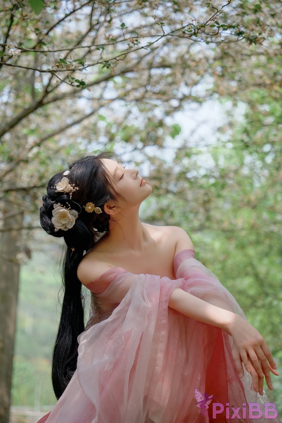 Coser Nnian PixiBB.COM 081