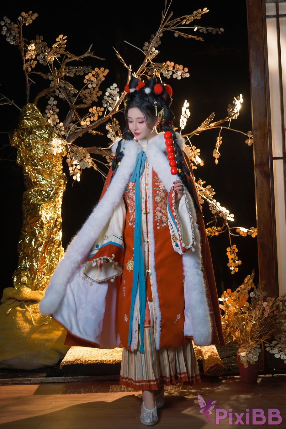 Coser Nnian 2025 PixiBB.COM 001