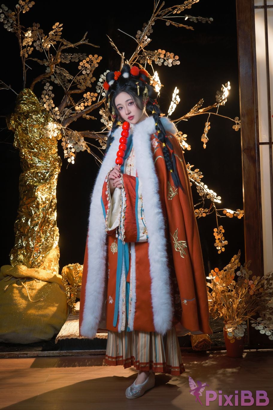 Coser Nnian 2025 PixiBB.COM 002