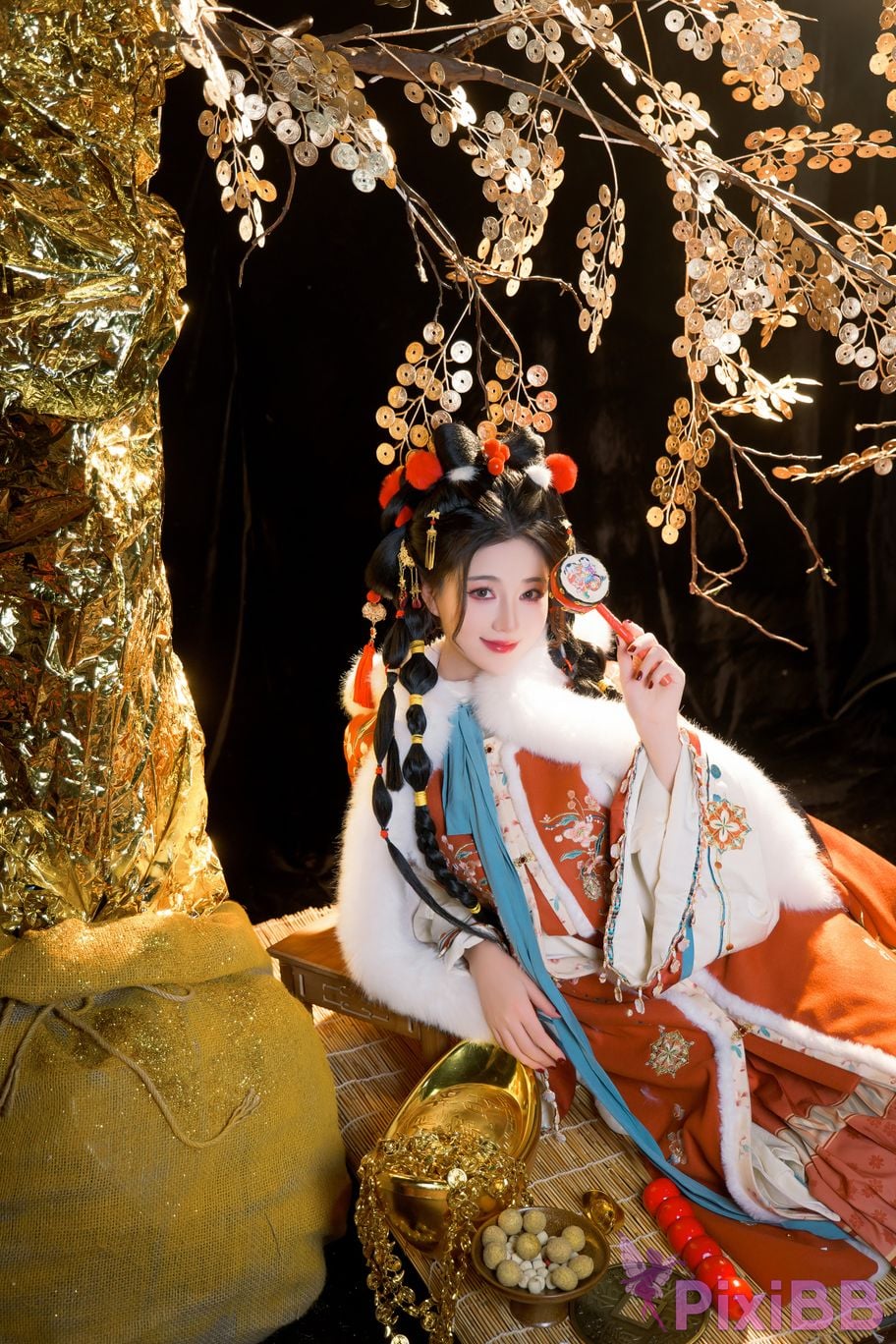 Coser Nnian 2025 PixiBB.COM 009