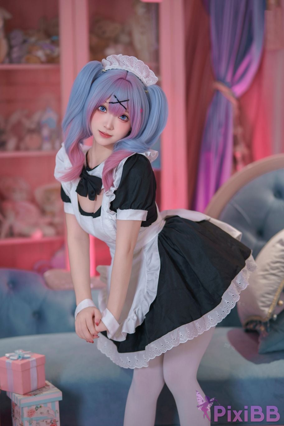 Cosplayer Bangni Bonnie Hatsune Miku rabbit hole maid PixiBB.COM 001