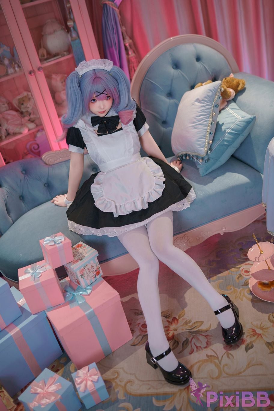 Cosplayer Bangni Bonnie Hatsune Miku rabbit hole maid PixiBB.COM 002