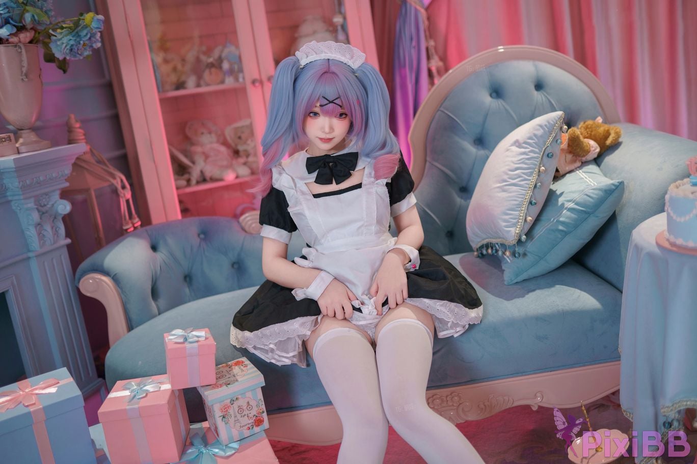 Cosplayer Bangni Bonnie Hatsune Miku rabbit hole maid PixiBB.COM 003