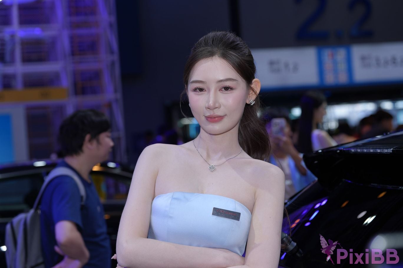 Featured Street Photography Works No.5372 Elegant white skirt PixiBB.COM 002