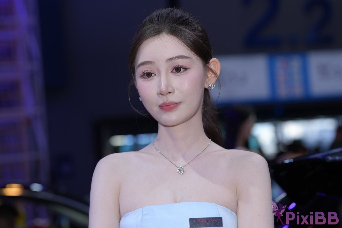 Featured Street Photography Works No.5372 Elegant white skirt PixiBB.COM 003