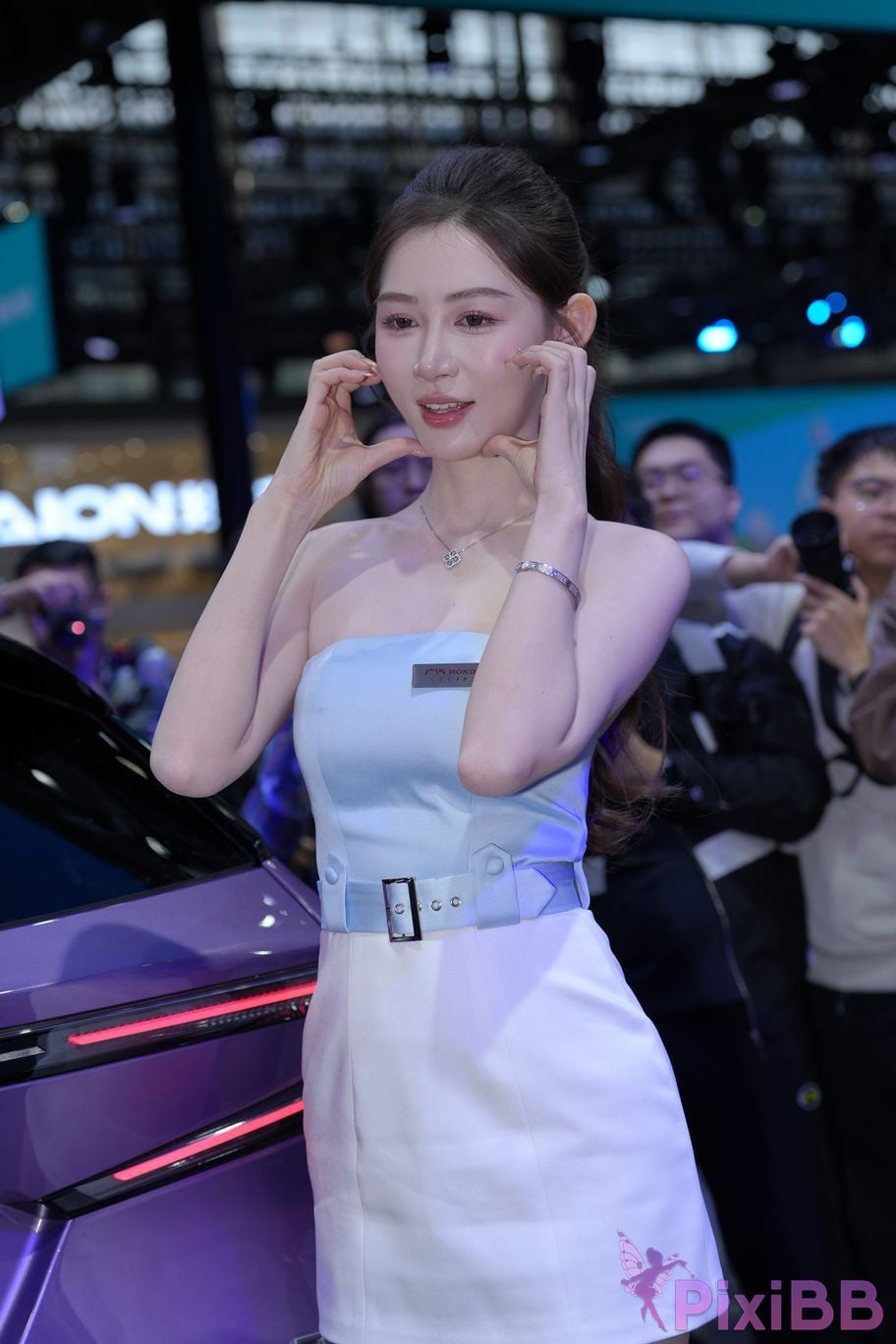 Featured Street Photography Works No.5372 Elegant white skirt PixiBB.COM 019