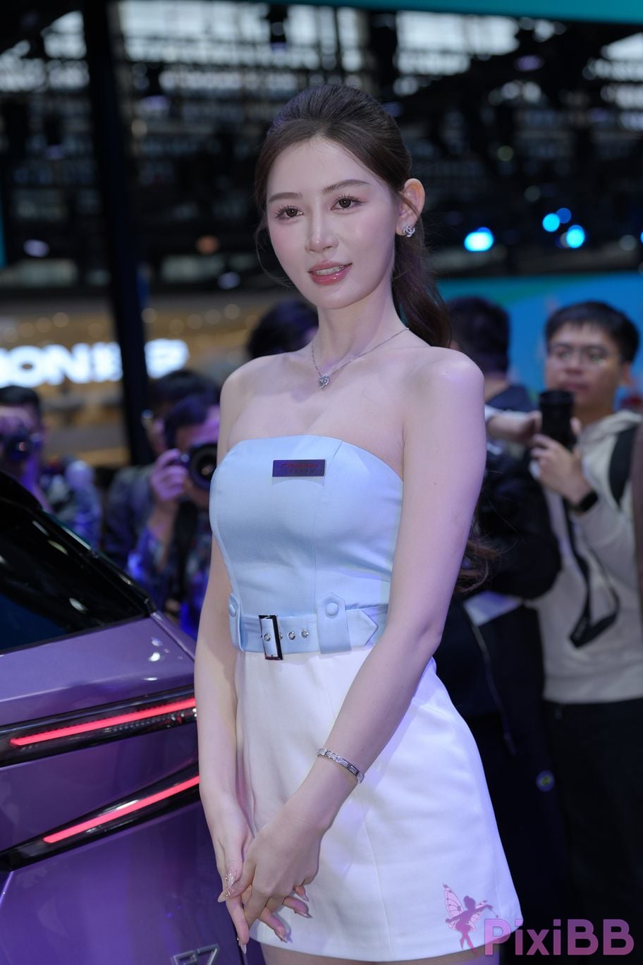 Featured Street Photography Works No.5372 Elegant white skirt PixiBB.COM 022