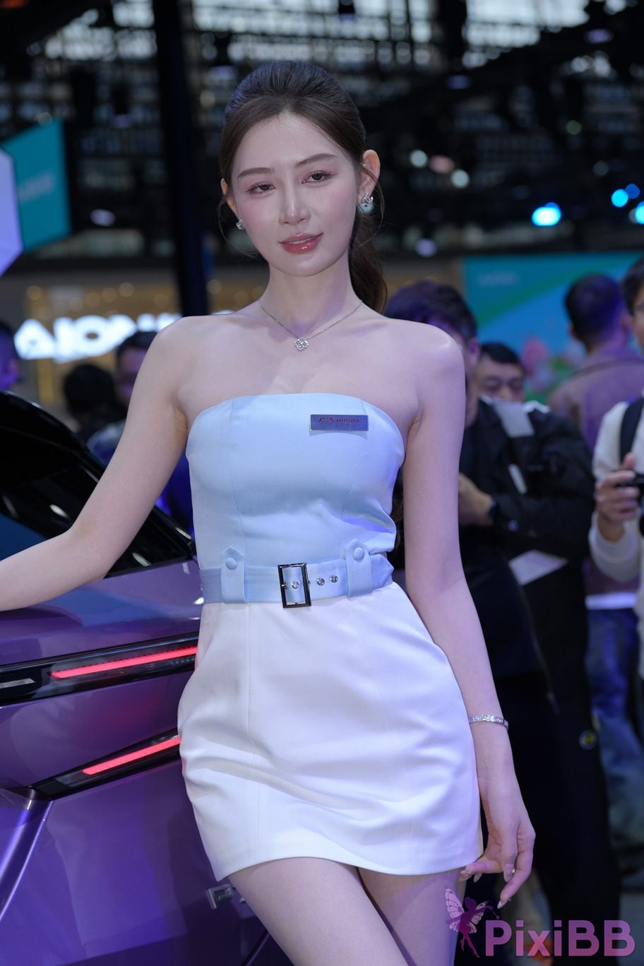 Featured Street Photography Works No.5372 Elegant white skirt PixiBB.COM 026