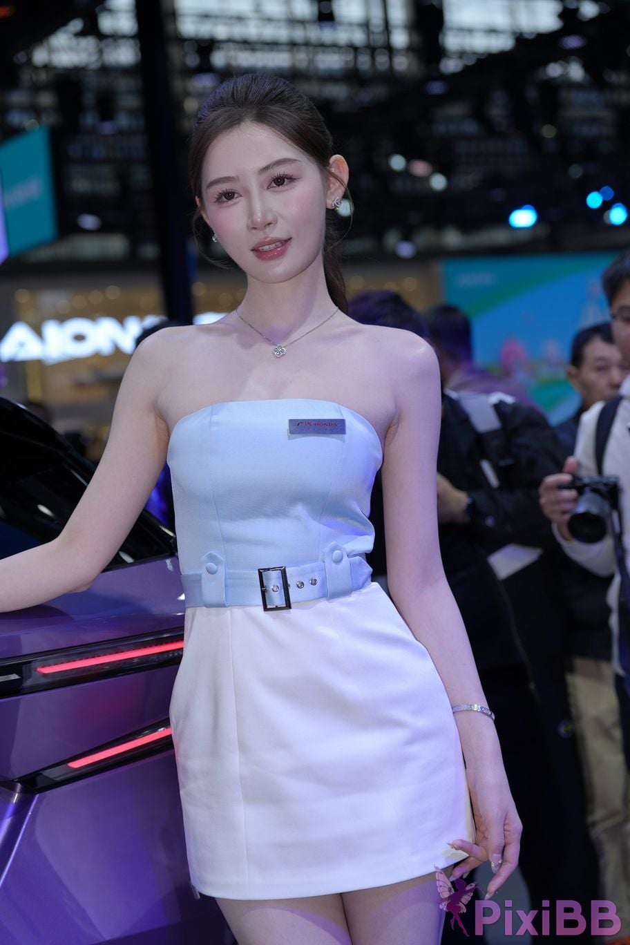 Featured Street Photography Works No.5372 Elegant white skirt PixiBB.COM 027