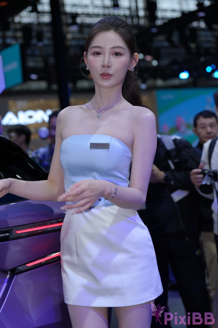 Featured Street Photography Works No.5372 Elegant white skirt PixiBB.COM 028