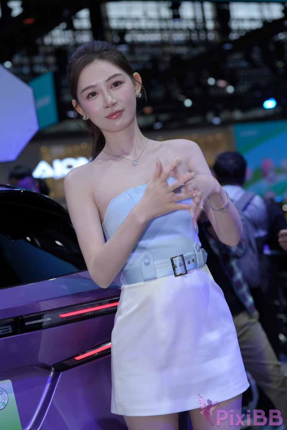 Featured Street Photography Works No.5372 Elegant white skirt PixiBB.COM 031