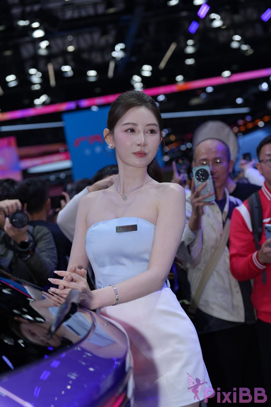 Featured Street Photography Works No.5372 Elegant white skirt PixiBB.COM 043