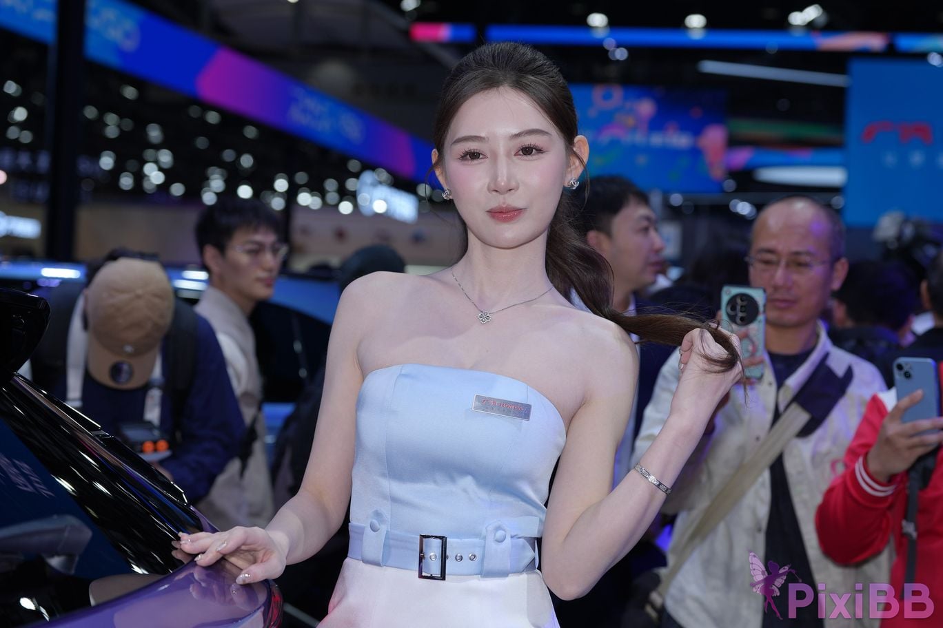 Featured Street Photography Works No.5372 Elegant white skirt PixiBB.COM 060