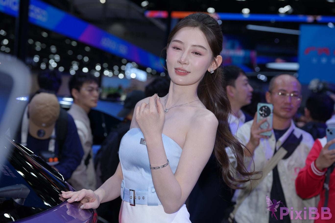 Featured Street Photography Works No.5372 Elegant white skirt PixiBB.COM 061