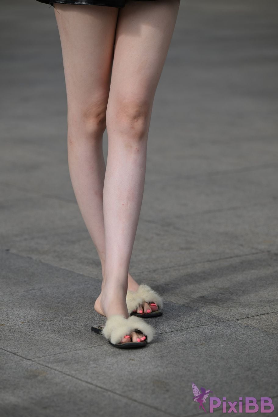 Featured Street Photography Works No.5373 Black mini leather skirt PixiBB.COM 059