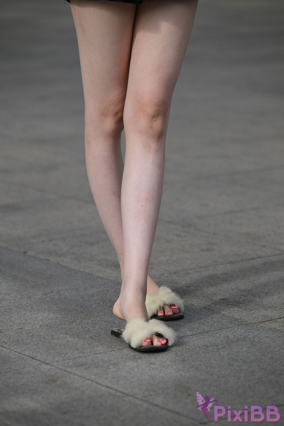 Featured Street Photography Works No.5373 Black mini leather skirt PixiBB.COM 060