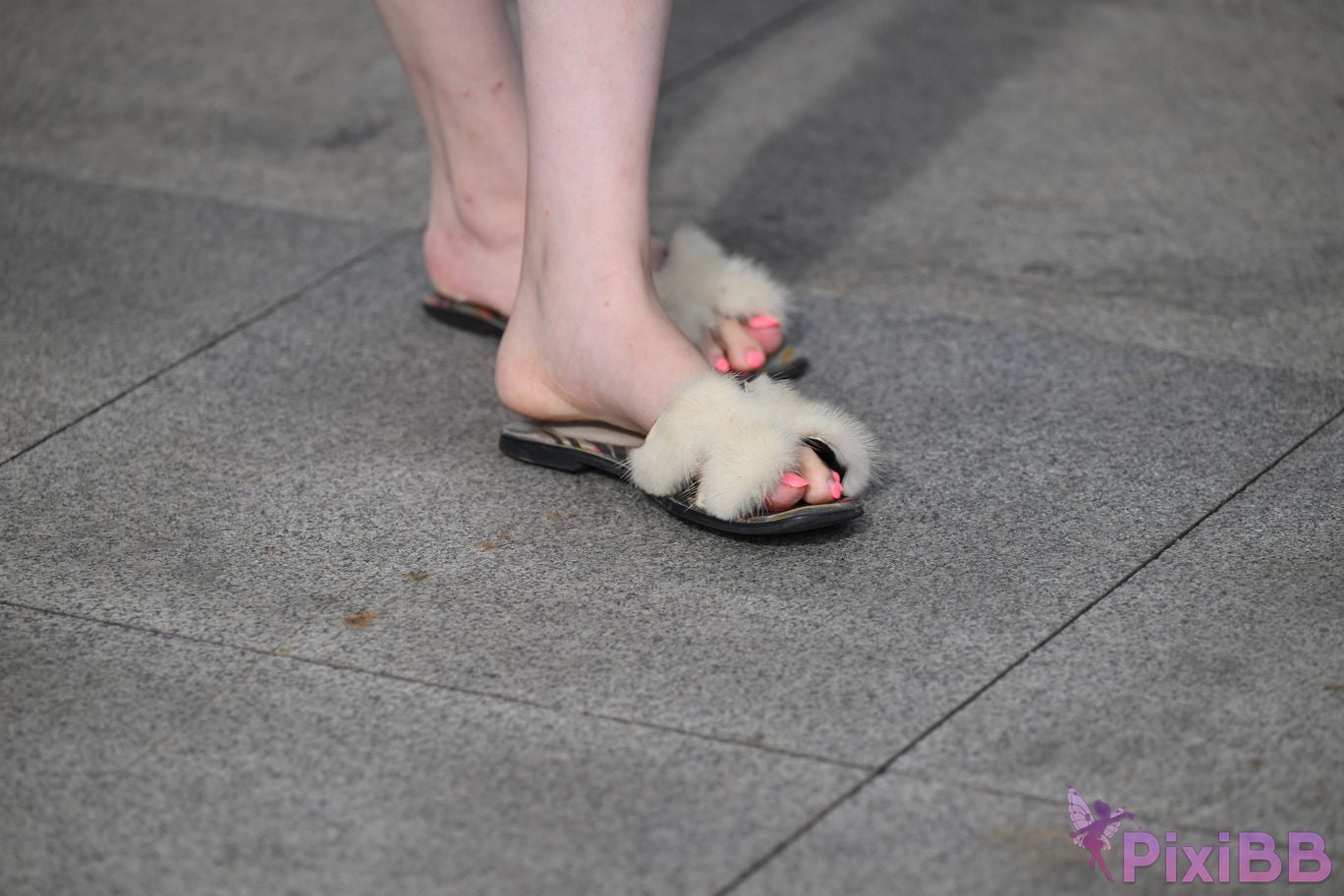 Featured Street Photography Works No.5373 Black mini leather skirt PixiBB.COM 075