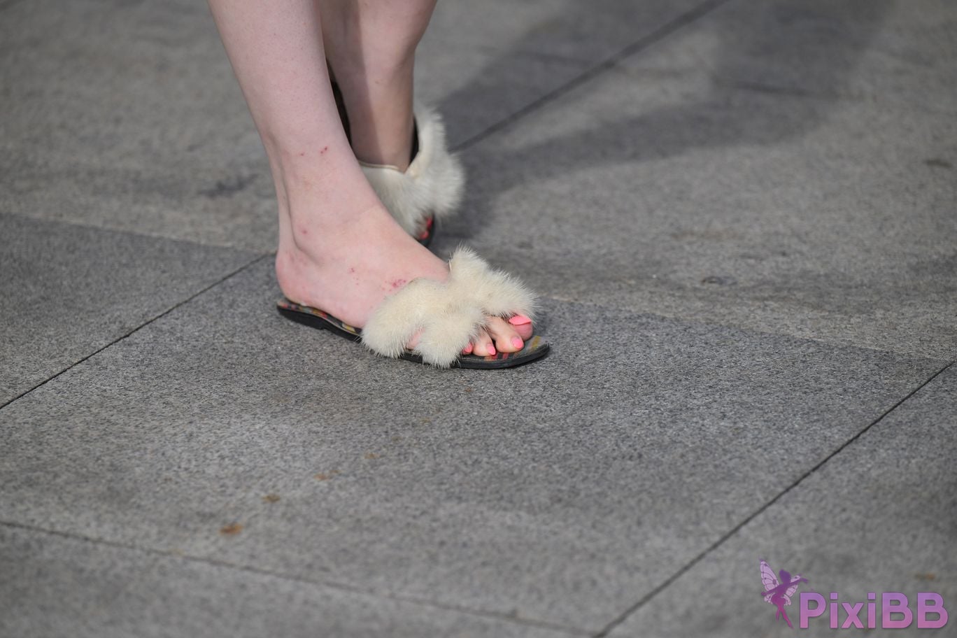 Featured Street Photography Works No.5373 Black mini leather skirt PixiBB.COM 076