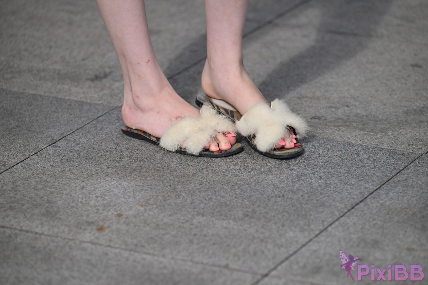 Featured Street Photography Works No.5373 Black mini leather skirt PixiBB.COM 079