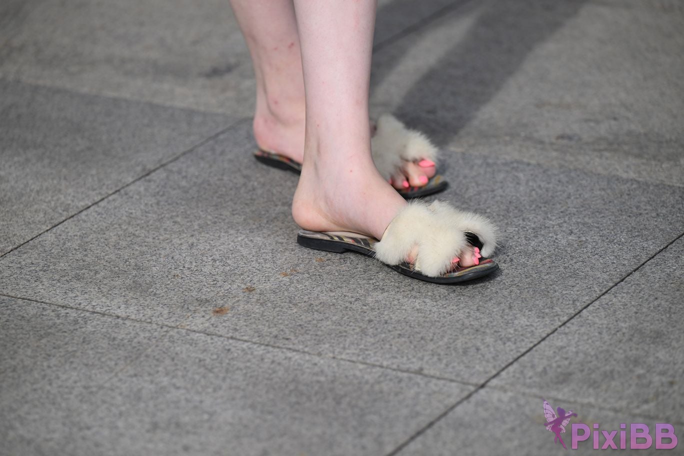 Featured Street Photography Works No.5373 Black mini leather skirt PixiBB.COM 082