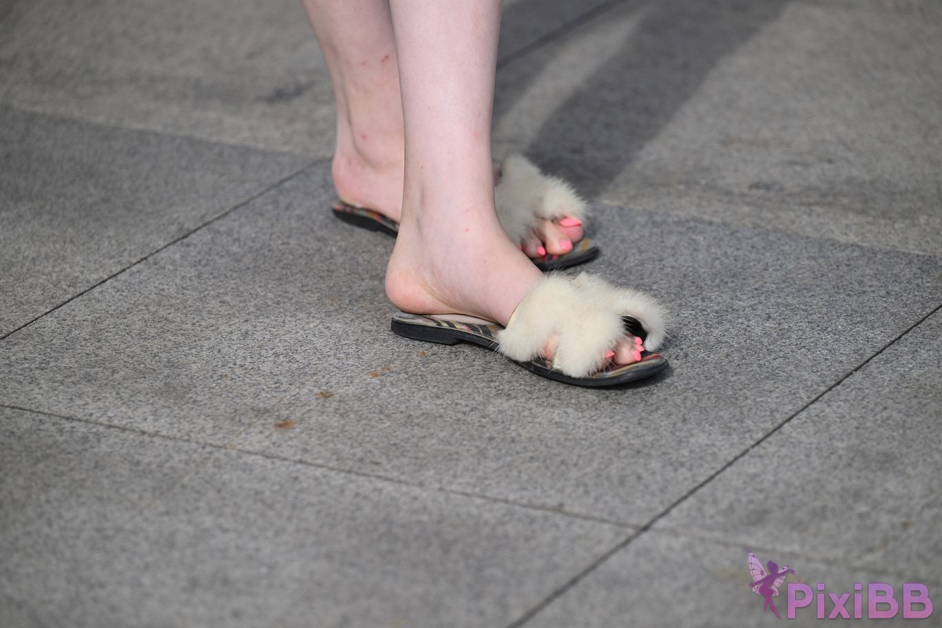 Featured Street Photography Works No.5373 Black mini leather skirt PixiBB.COM 083