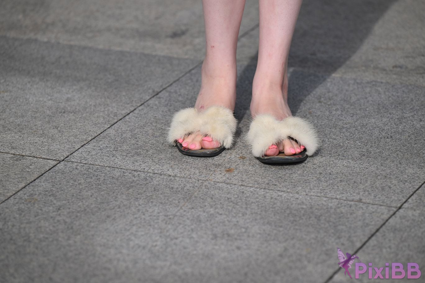 Featured Street Photography Works No.5373 Black mini leather skirt PixiBB.COM 084