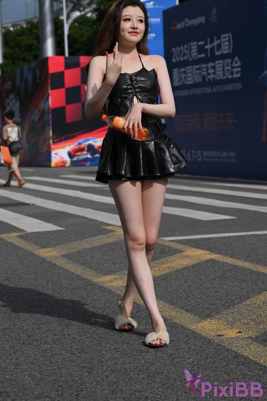 Featured Street Photography Works No.5373 Black mini leather skirt PixiBB.COM 138