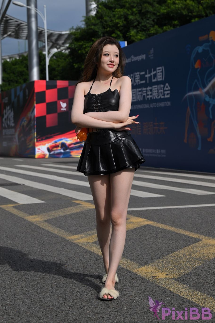 Featured Street Photography Works No.5373 Black mini leather skirt PixiBB.COM 140