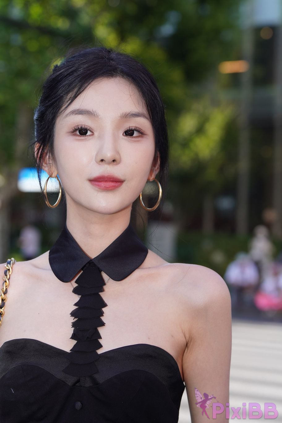 Featured Street Photography Works No.5379 Pretty girl in boots and shorts PixiBB.COM 013