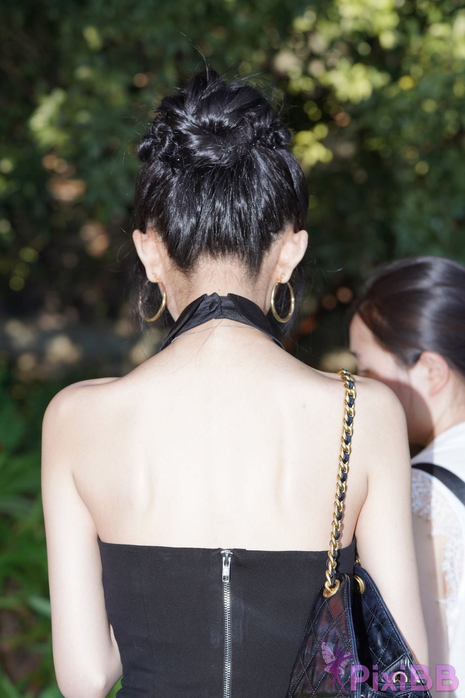 Featured Street Photography Works No.5379 Pretty girl in boots and shorts PixiBB.COM 034