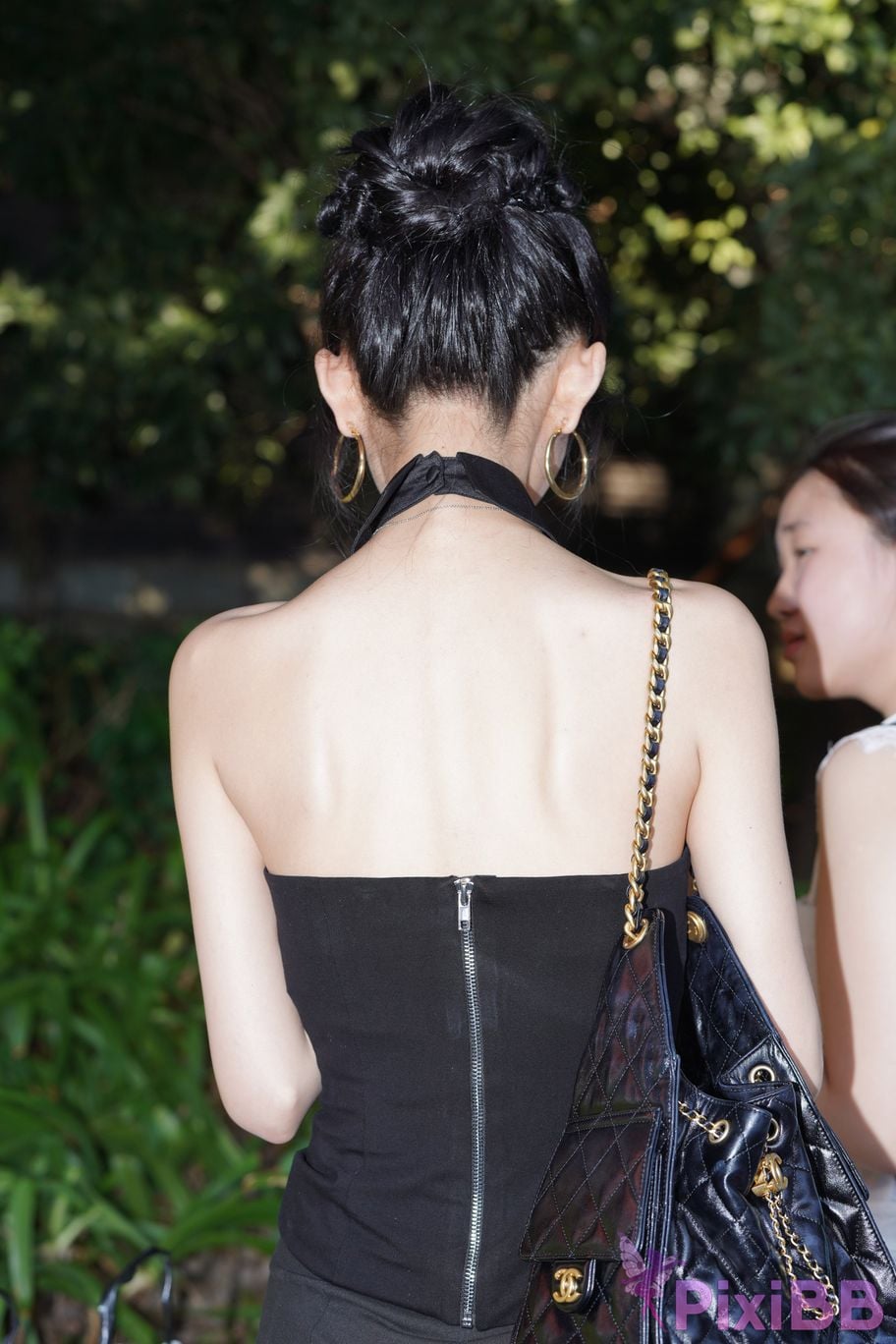 Featured Street Photography Works No.5379 Pretty girl in boots and shorts PixiBB.COM 036