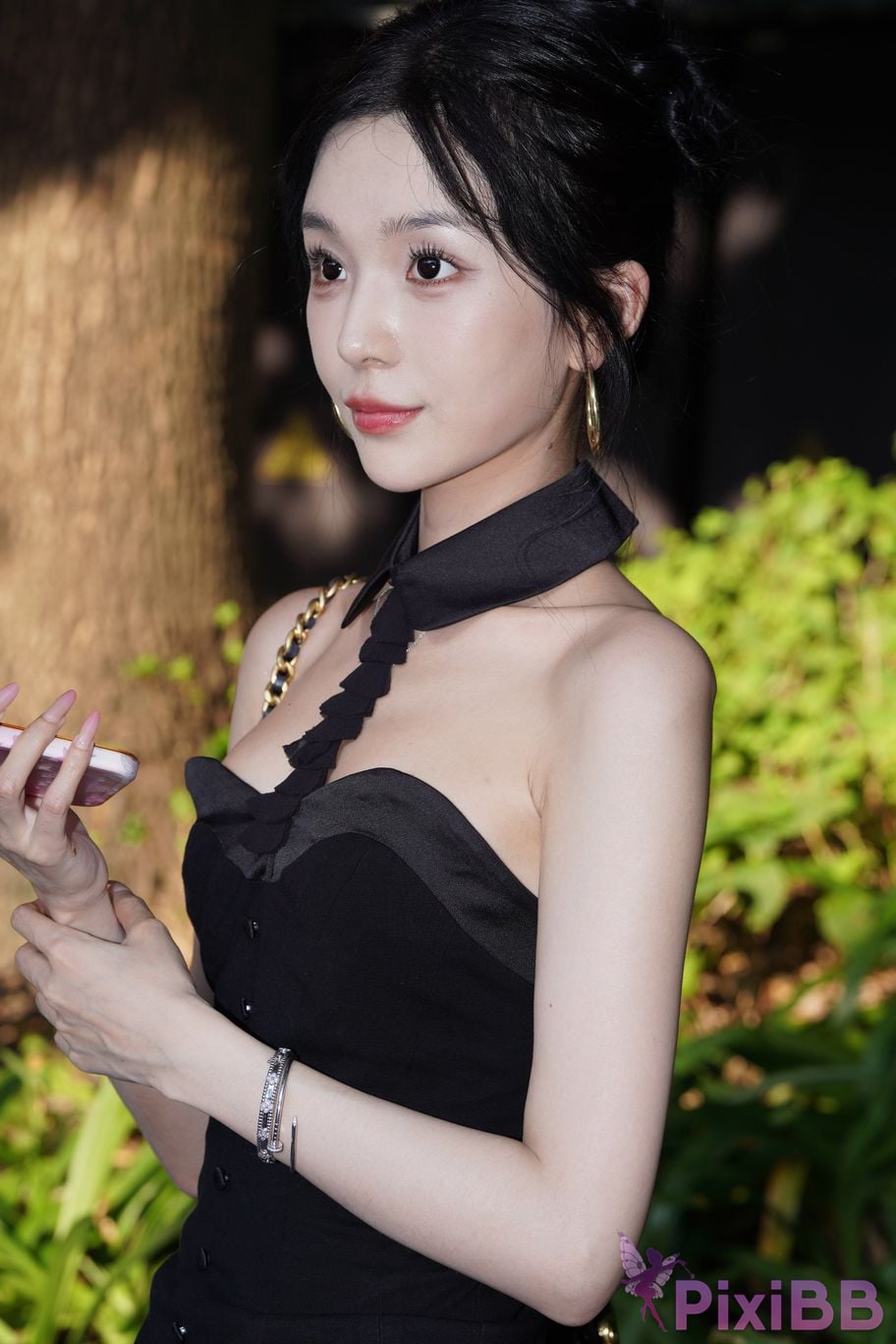 Featured Street Photography Works No.5379 Pretty girl in boots and shorts PixiBB.COM 046