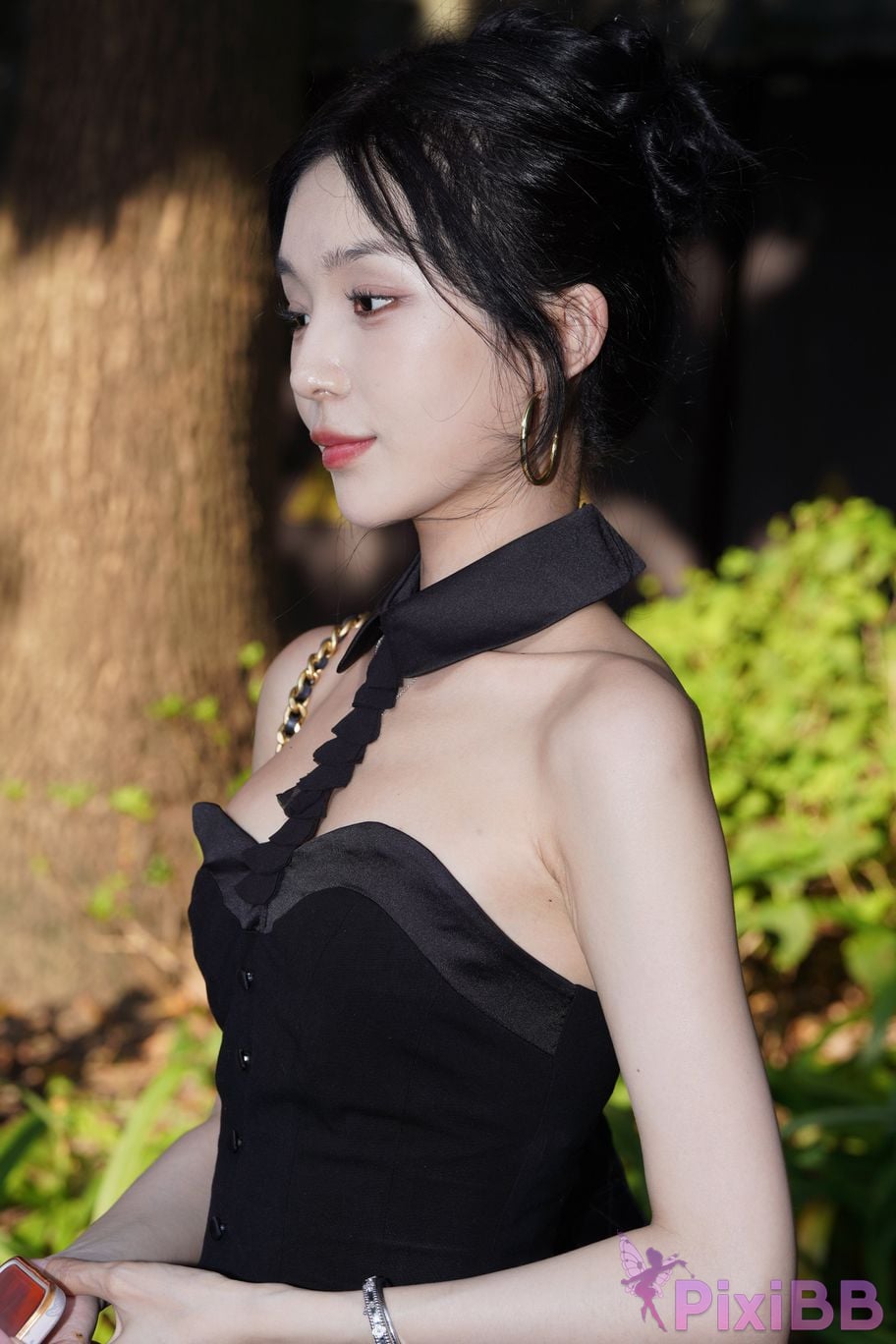 Featured Street Photography Works No.5379 Pretty girl in boots and shorts PixiBB.COM 051