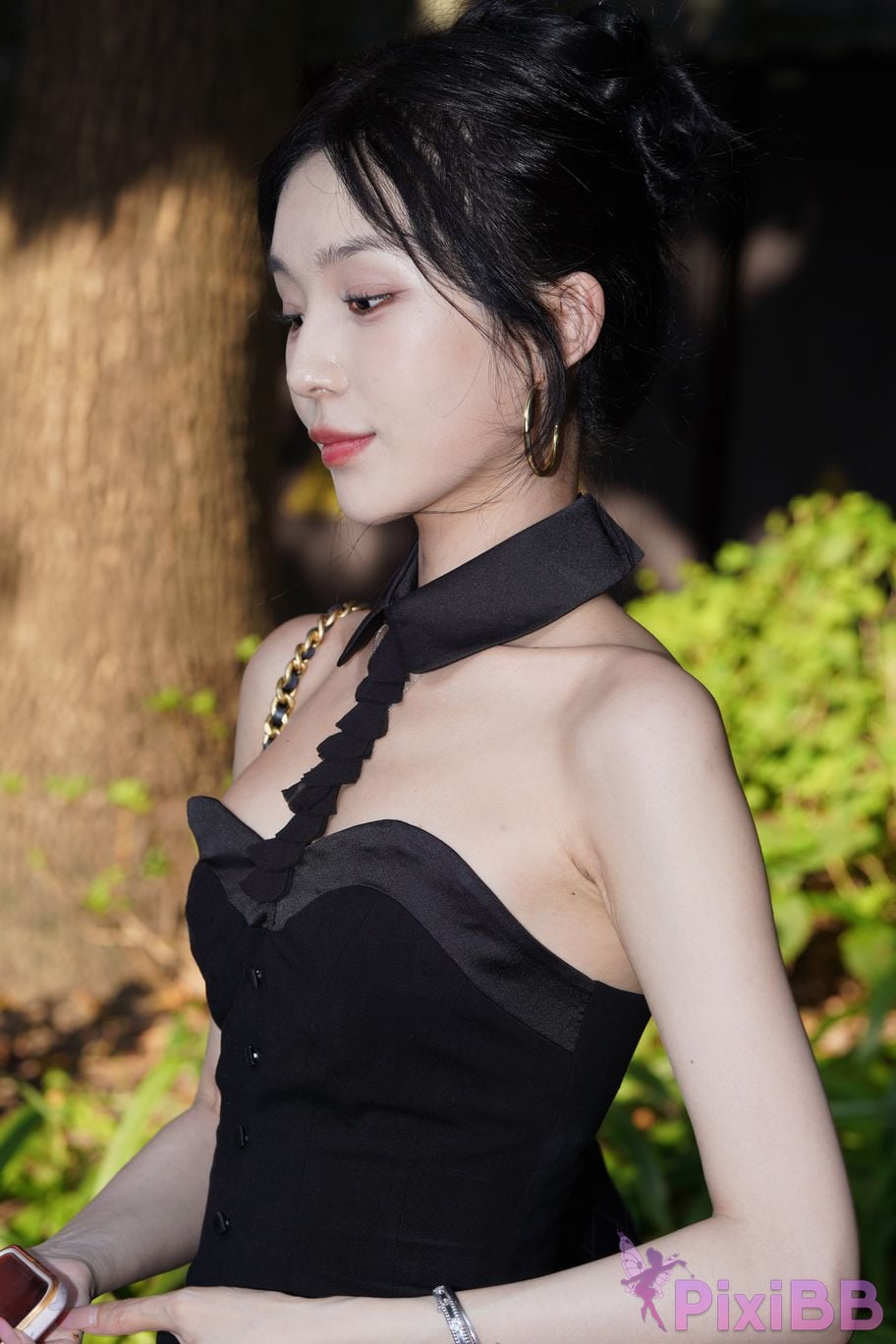 Featured Street Photography Works No.5379 Pretty girl in boots and shorts PixiBB.COM 052