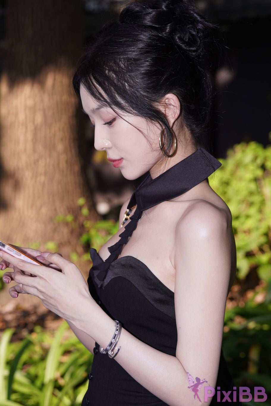 Featured Street Photography Works No.5379 Pretty girl in boots and shorts PixiBB.COM 054